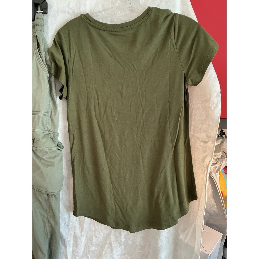 Hollister a.n.a Outfit Women 4R/XS Olive Green Excellent Cargo Pants Tee Set - Picture 5 of 8